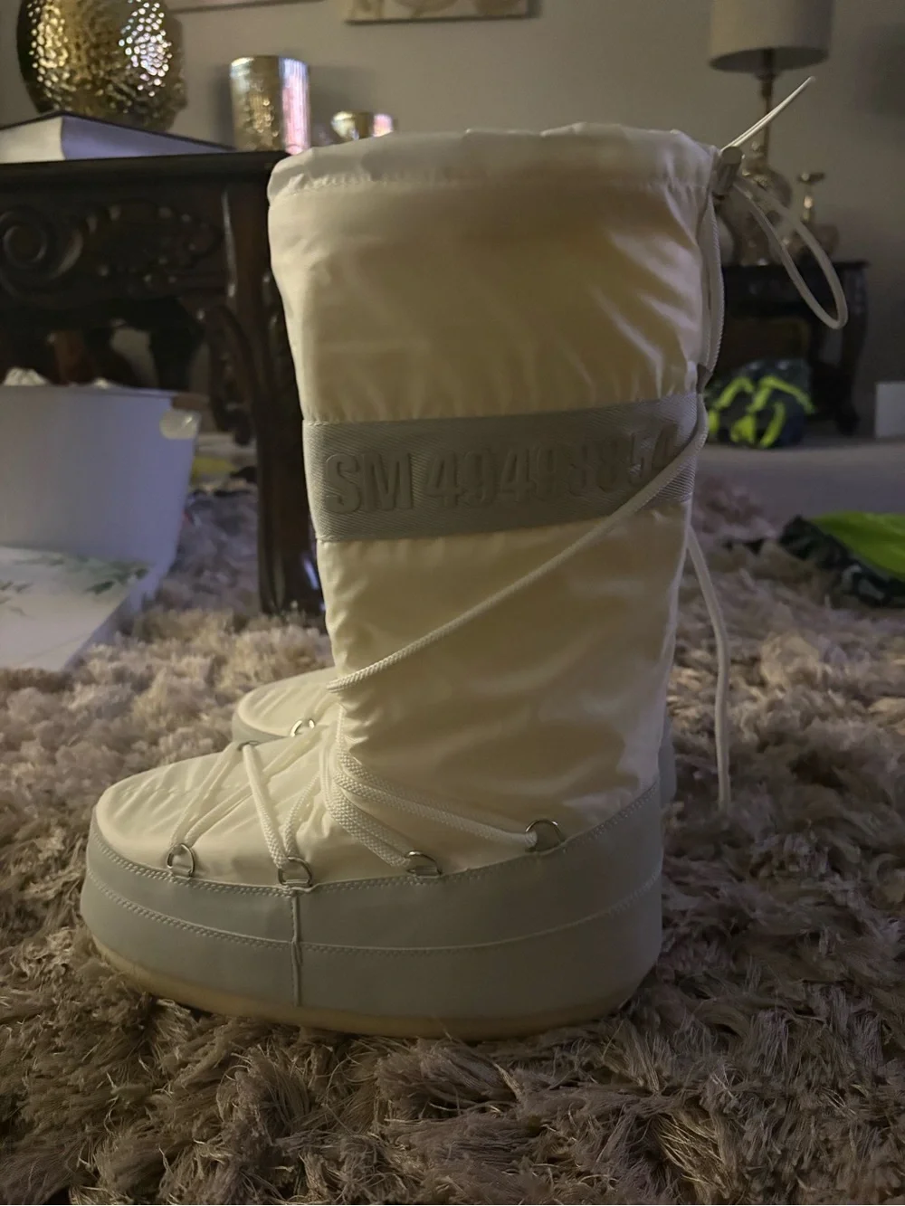 Sorel White and Light Gray Insulated Snow Boots